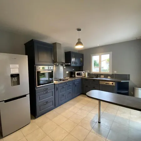 Maison Fouras, 5 Pieces, 6 Personnes - Fr-1-709-8 Tatil Evi